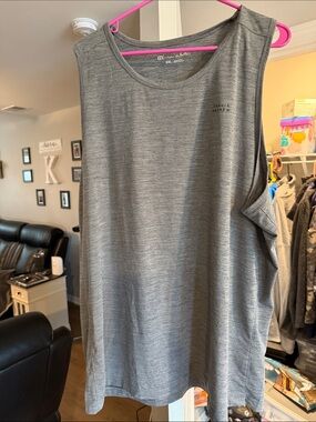 Men’s XXL TravisMathew Gray Performance Sleeveless Tank